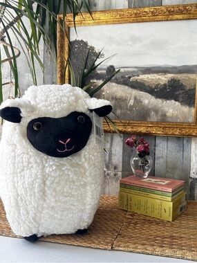 🌴Cuddly White Lamb/Sheep Stuffed Animal with Black Face - NWT